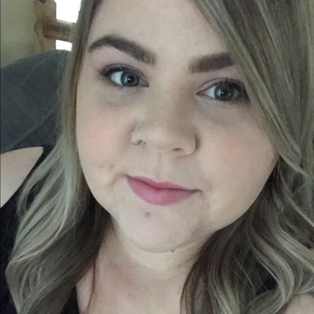 Meet your Posher, Melissa